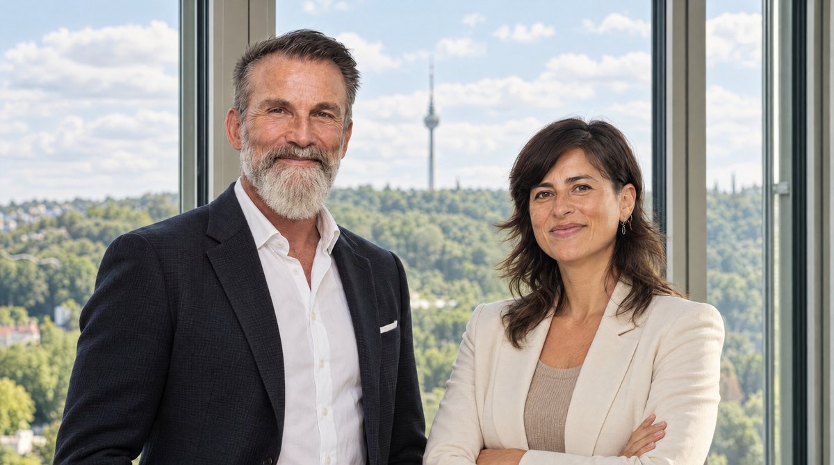Ansprechpartner der axantis AG für Festanstellungen, im Hintergrund Stuttgart